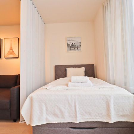Sunny Apartment In Smichov, Prague 5 Extérieur photo
