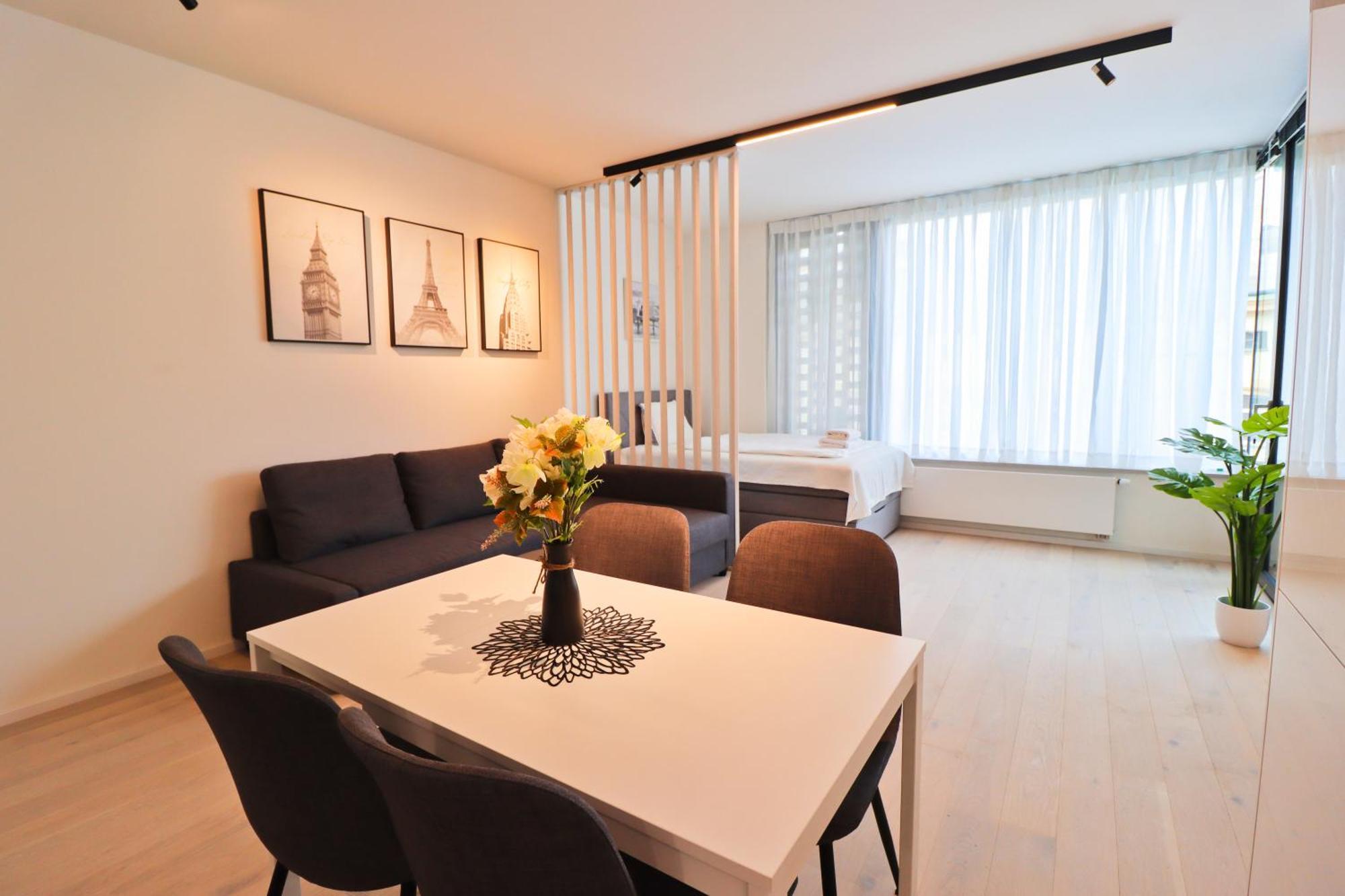 Sunny Apartment In Smichov, Prague 5 Extérieur photo