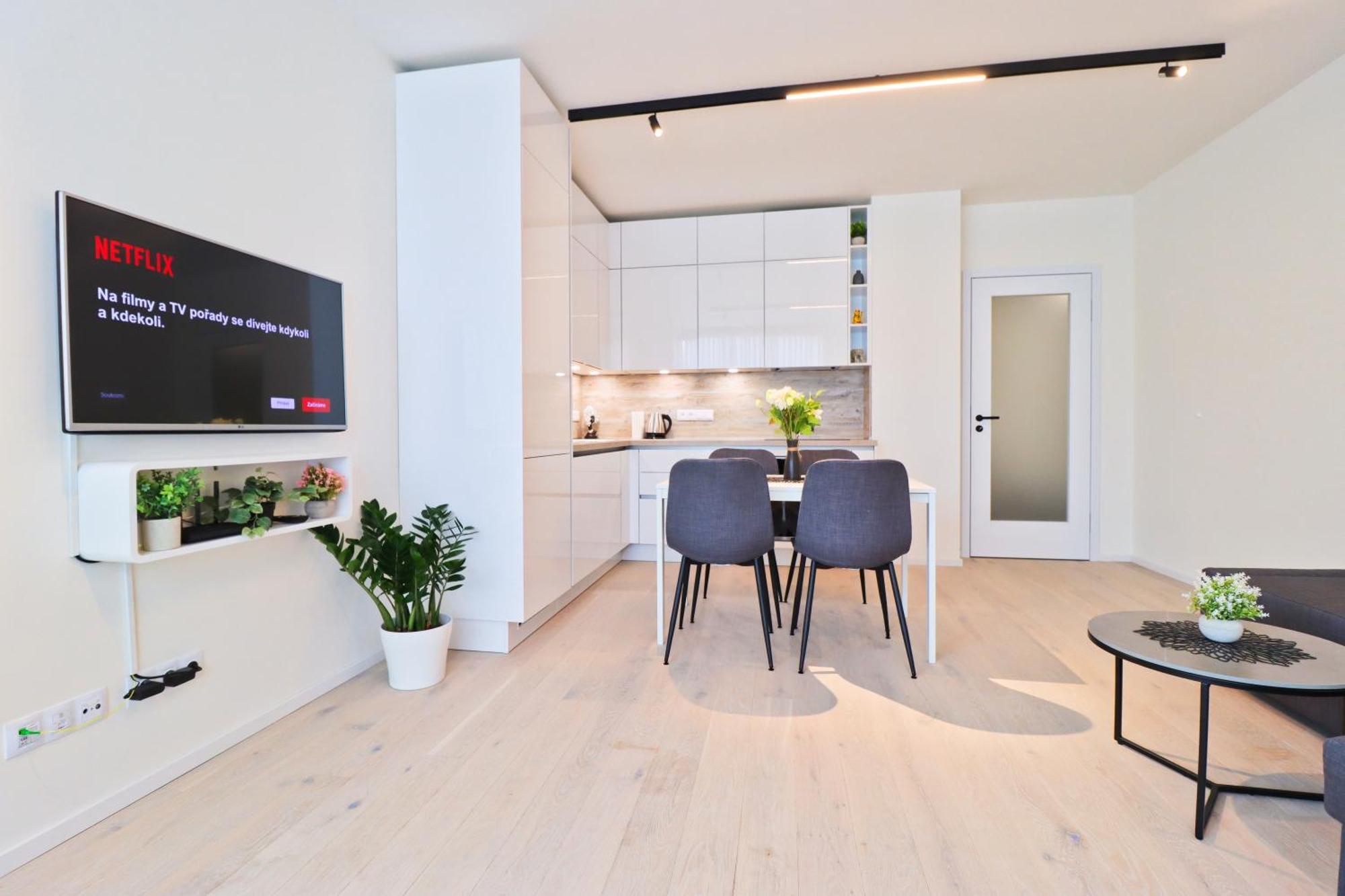 Sunny Apartment In Smichov, Prague 5 Extérieur photo