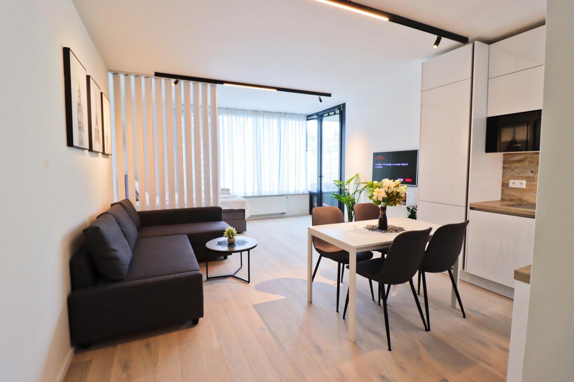 Sunny Apartment In Smichov, Prague 5 Extérieur photo